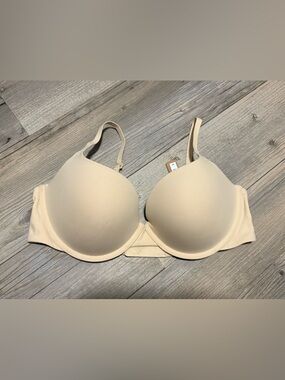 SKIMS Kim Kardashian Fits Everybody push up bra 36C new with tags